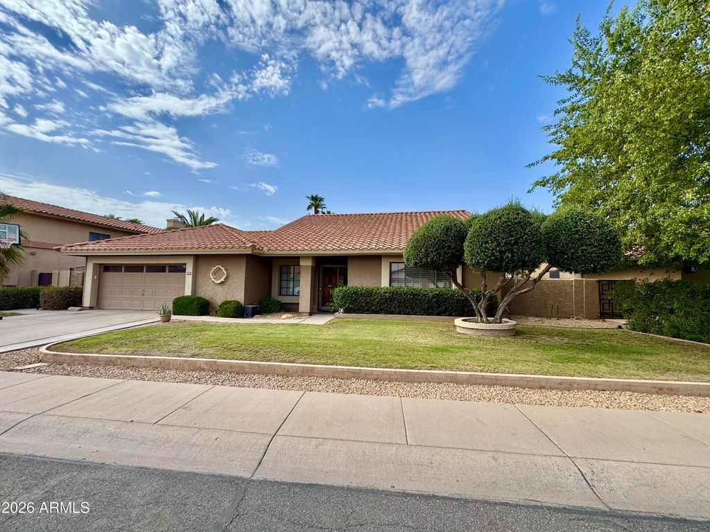1502 W ANTIQUA Drive, Gilbert, AZ 85233 — photo 2