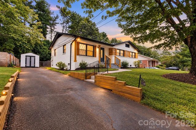 1539 Starbrook Drive, Charlotte, NC 28210
