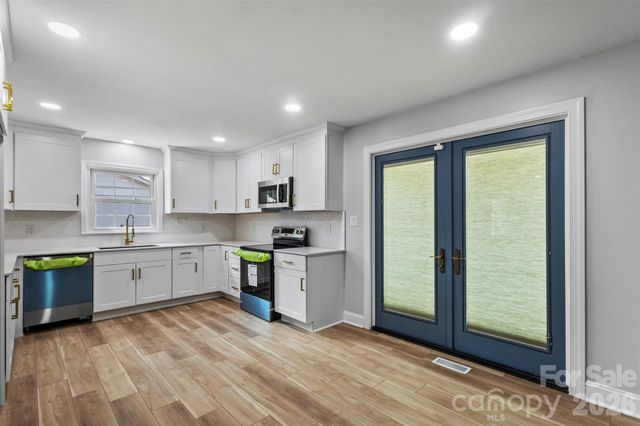 1539 Starbrook Drive, Charlotte, NC 28210