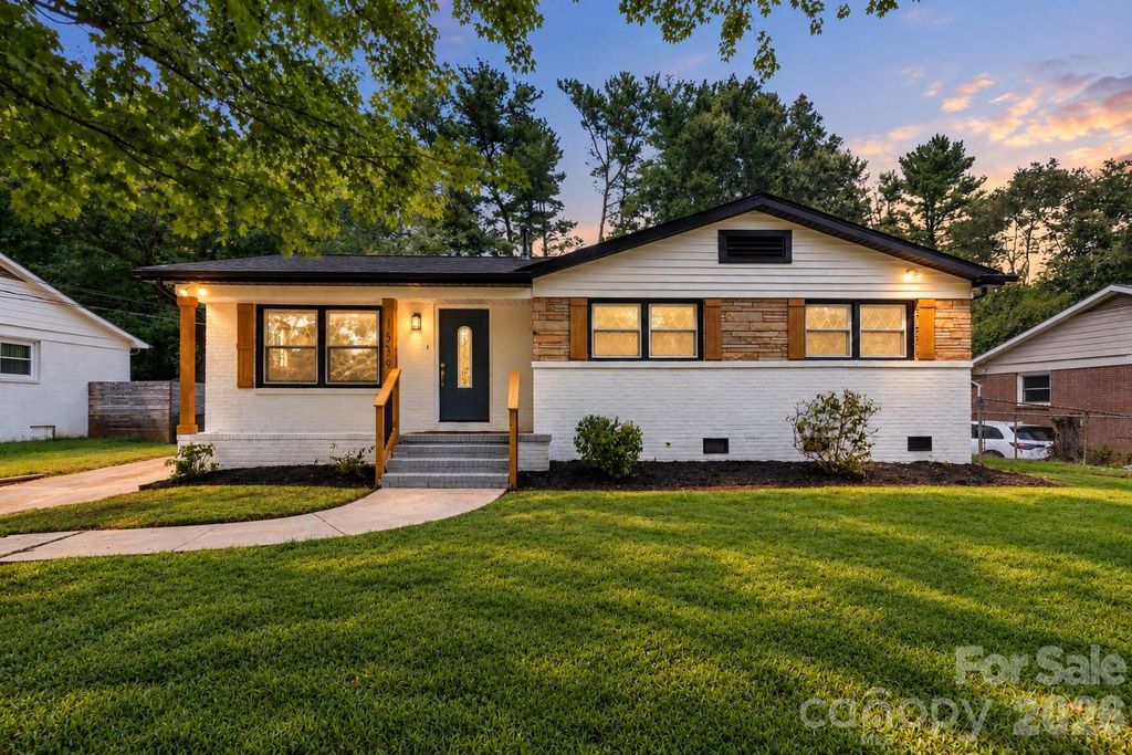1539 Starbrook Drive, Charlotte, NC 28210