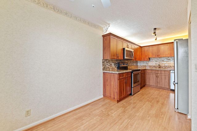 10092 Cedar Point Boulevard 205, Boynton Beach, FL 33437