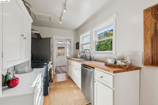 1322 Bancroft Way, Berkeley, CA 94702