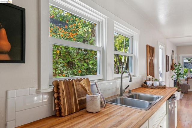 1322 Bancroft Way, Berkeley, CA 94702