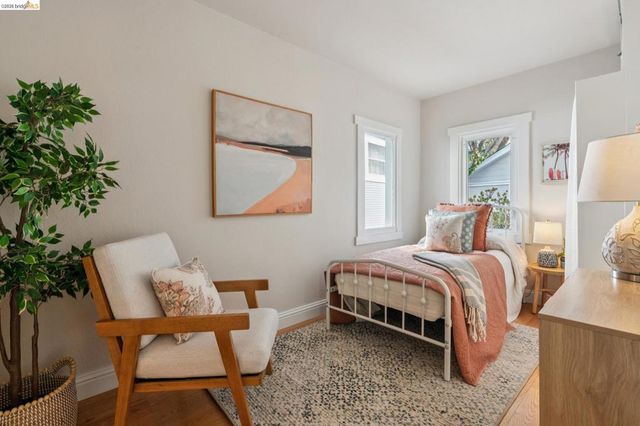 1322 Bancroft Way, Berkeley, CA 94702