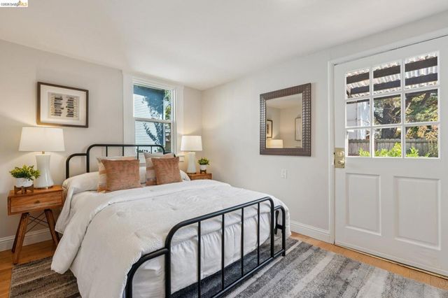 1322 Bancroft Way, Berkeley, CA 94702