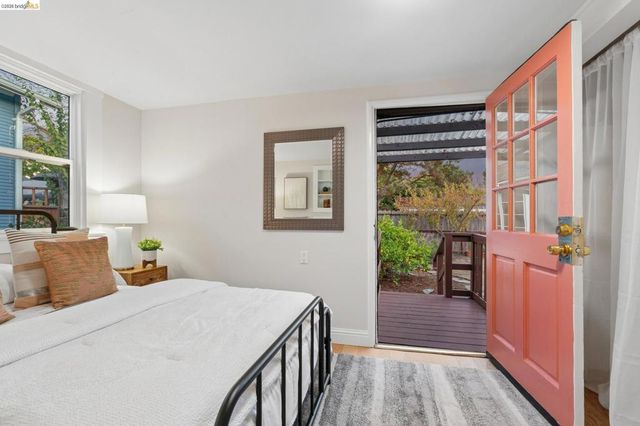1322 Bancroft Way, Berkeley, CA 94702