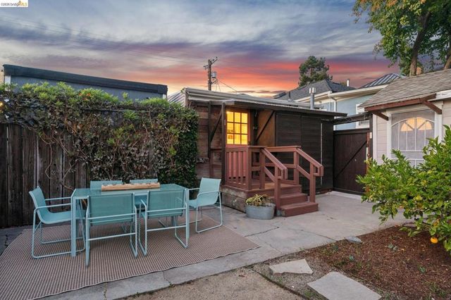 1322 Bancroft Way, Berkeley, CA 94702