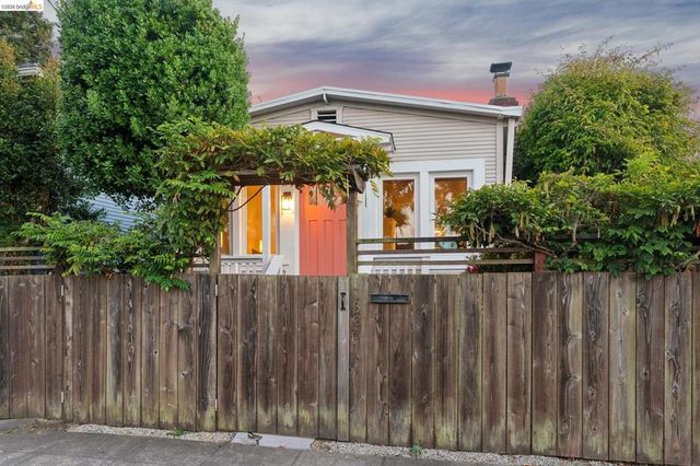 1322 Bancroft Way, Berkeley, CA 94702