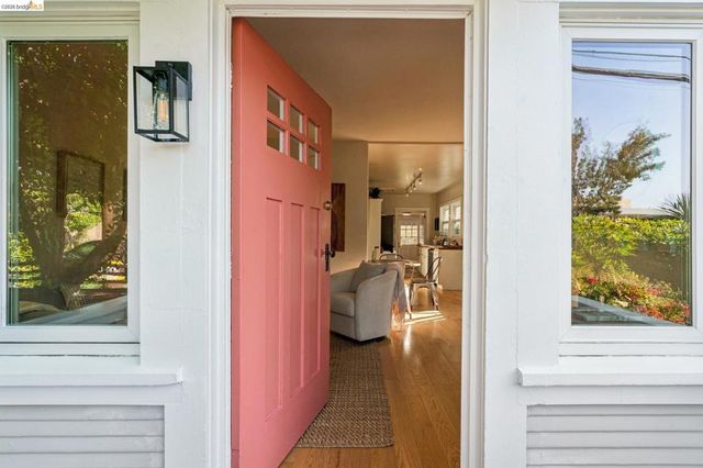 1322 Bancroft Way, Berkeley, CA 94702