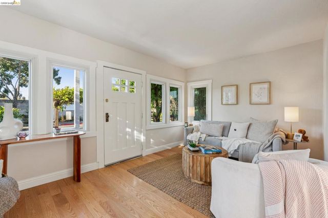 1322 Bancroft Way, Berkeley, CA 94702