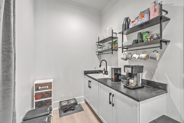 5715 Whistle Stop Lane, Ravenel, SC 29470