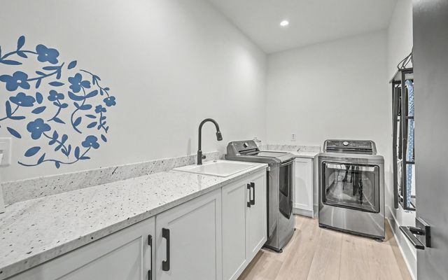 5715 Whistle Stop Lane, Ravenel, SC 29470