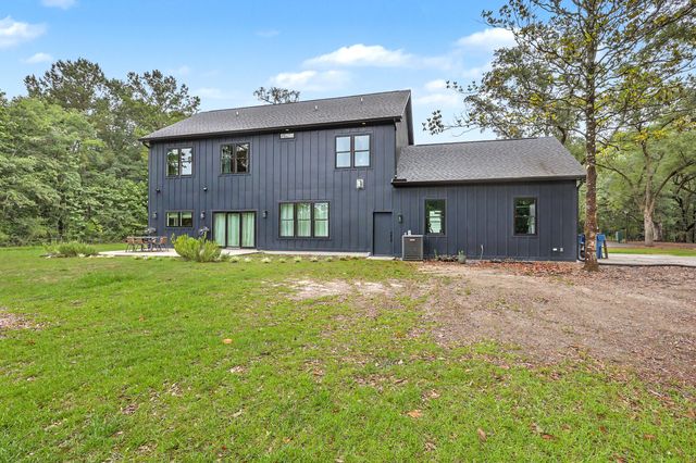 5715 Whistle Stop Lane, Ravenel, SC 29470