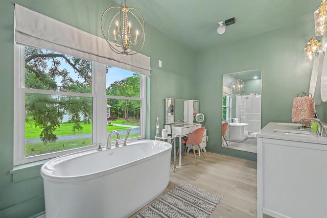 5715 Whistle Stop Lane, Ravenel, SC 29470