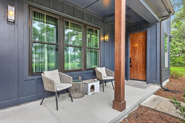 5715 Whistle Stop Lane, Ravenel, SC 29470