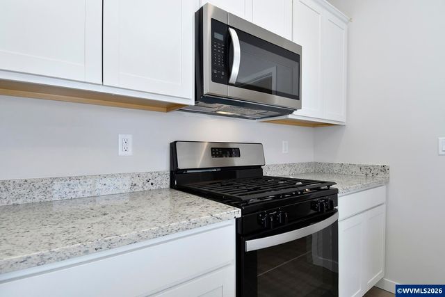 1333 Owl Av, Woodburn, OR 97071