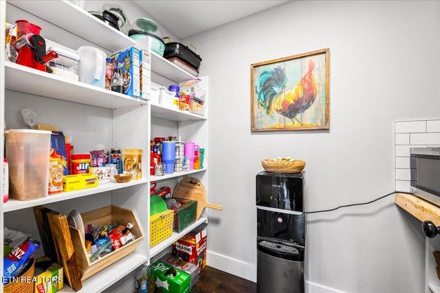 129 Austin Lane, Jacksboro, TN 37757