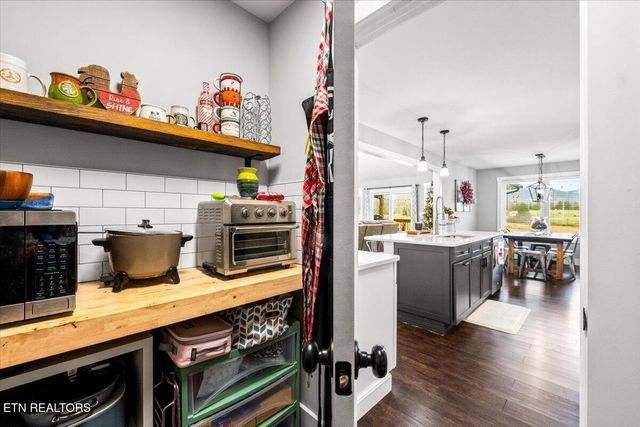 129 Austin Lane, Jacksboro, TN 37757