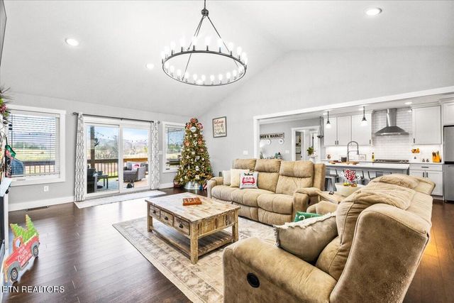 129 Austin Lane, Jacksboro, TN 37757