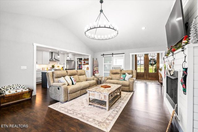 129 Austin Lane, Jacksboro, TN 37757