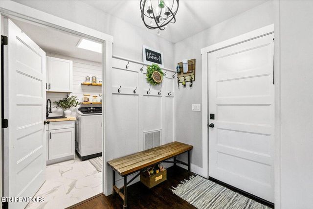 129 Austin Lane, Jacksboro, TN 37757