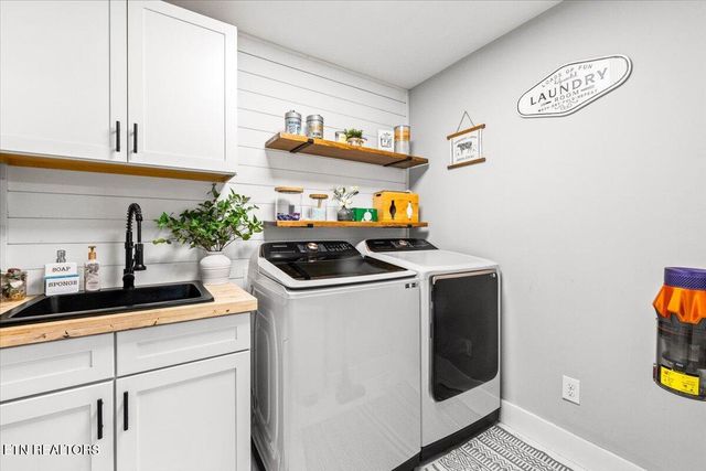 129 Austin Lane, Jacksboro, TN 37757