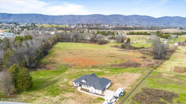 129 Austin Lane, Jacksboro, TN 37757