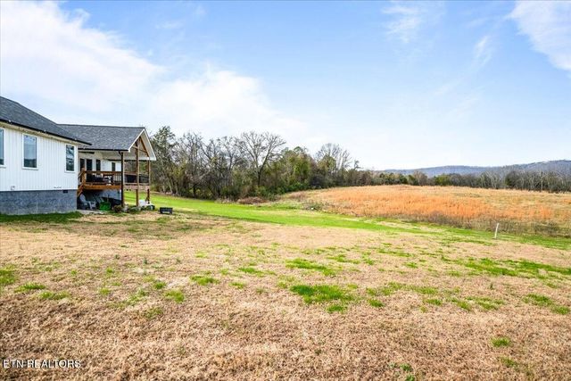 129 Austin Lane, Jacksboro, TN 37757