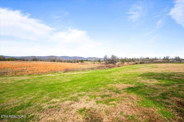 129 Austin Lane, Jacksboro, TN 37757