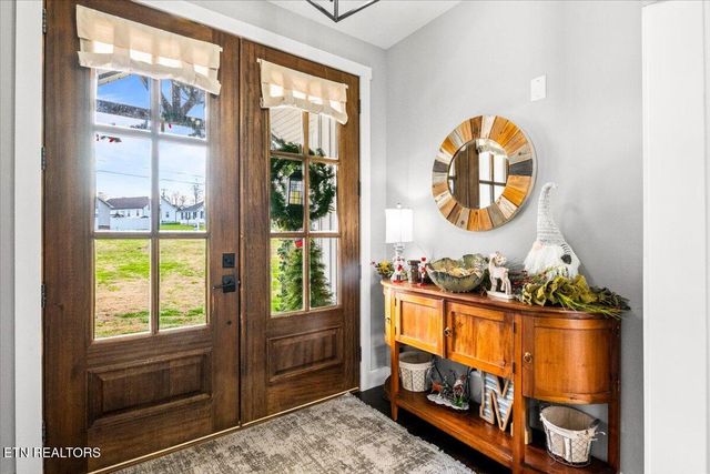 129 Austin Lane, Jacksboro, TN 37757