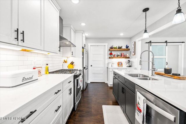 129 Austin Lane, Jacksboro, TN 37757