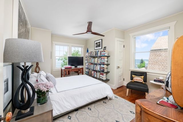 46 Holbrook Ave, Hull, MA 02045