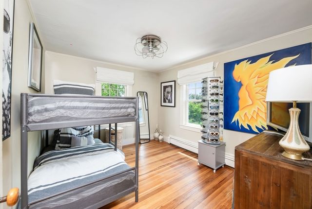 46 Holbrook Ave, Hull, MA 02045