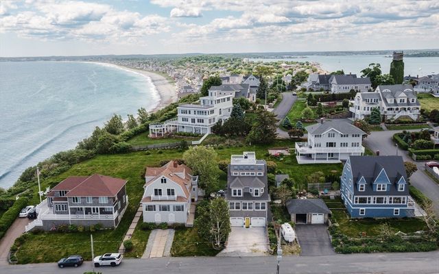 46 Holbrook Ave, Hull, MA 02045