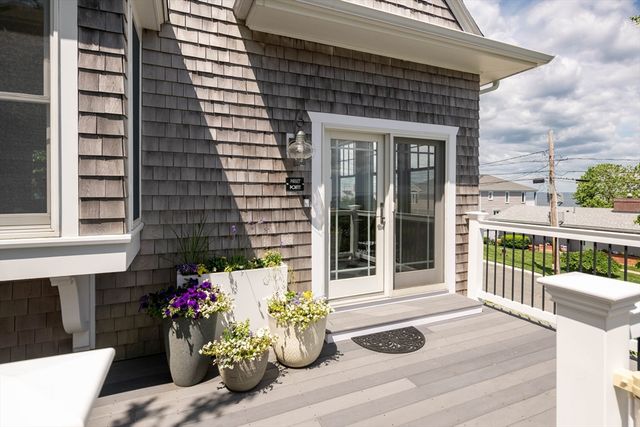 46 Holbrook Ave, Hull, MA 02045