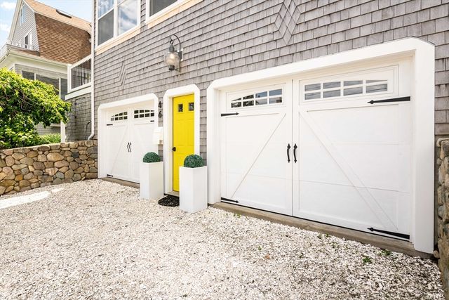 46 Holbrook Ave, Hull, MA 02045