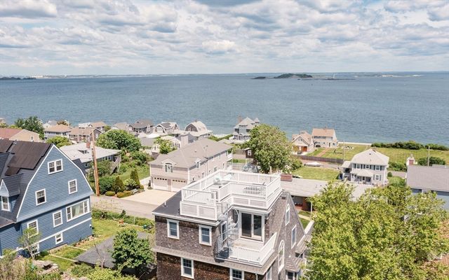 46 Holbrook Ave, Hull, MA 02045