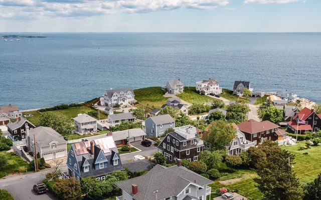 46 Holbrook Ave, Hull, MA 02045