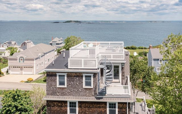 46 Holbrook Ave, Hull, MA 02045