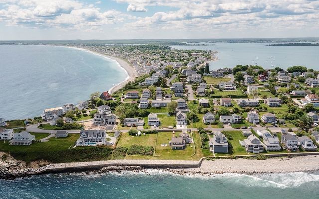 46 Holbrook Ave, Hull, MA 02045