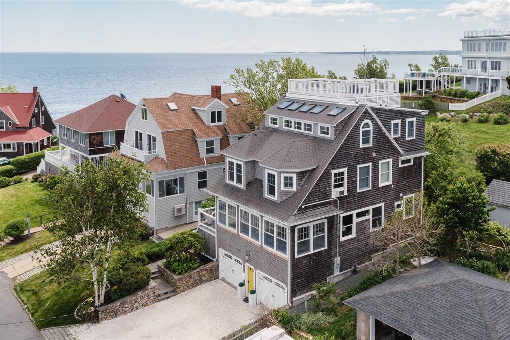 46 Holbrook Ave, Hull, MA 02045