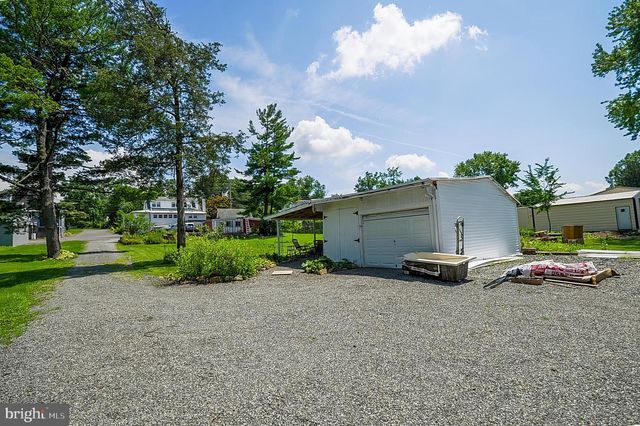 1593 GILBERTSVILLE RD, Pottstown, PA 19464