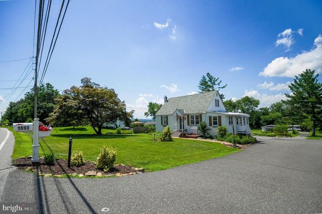 1593 GILBERTSVILLE RD, Pottstown, PA 19464