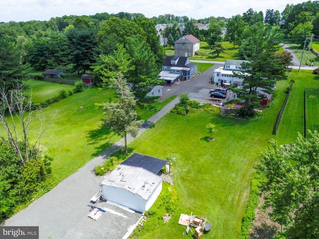 1593 GILBERTSVILLE RD, Pottstown, PA 19464