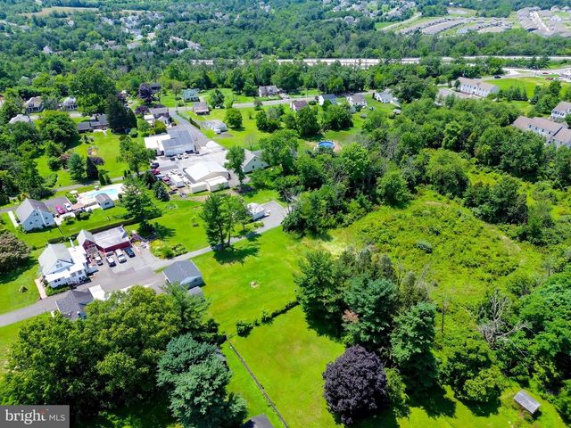 1593 GILBERTSVILLE RD, Pottstown, PA 19464