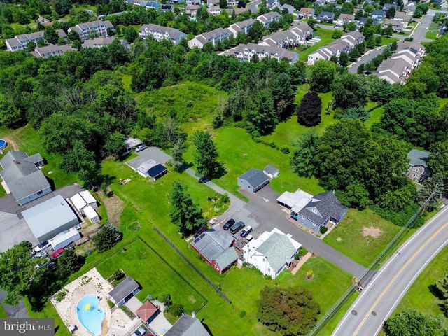 1593 GILBERTSVILLE RD, Pottstown, PA 19464