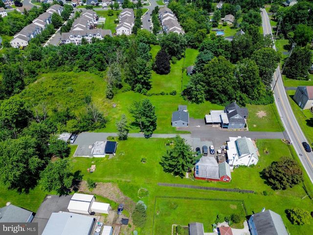 1593 GILBERTSVILLE RD, Pottstown, PA 19464