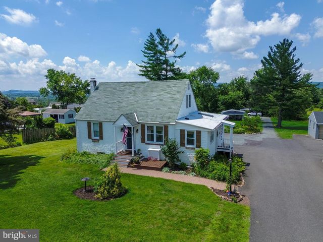 1593 GILBERTSVILLE RD, Pottstown, PA 19464