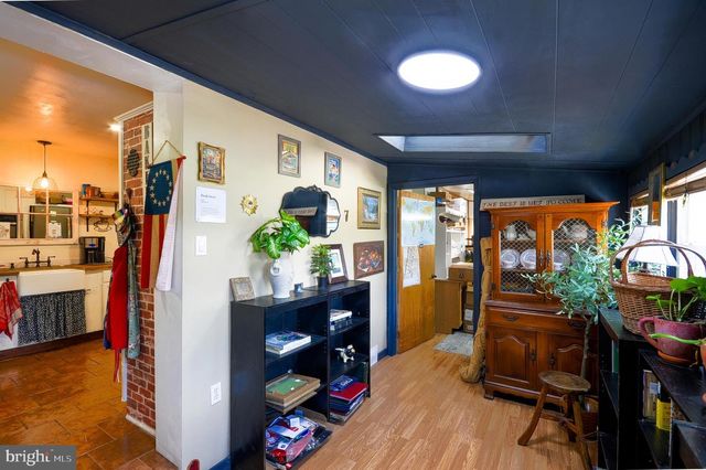 1593 GILBERTSVILLE RD, Pottstown, PA 19464