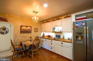 1593 GILBERTSVILLE RD, Pottstown, PA 19464